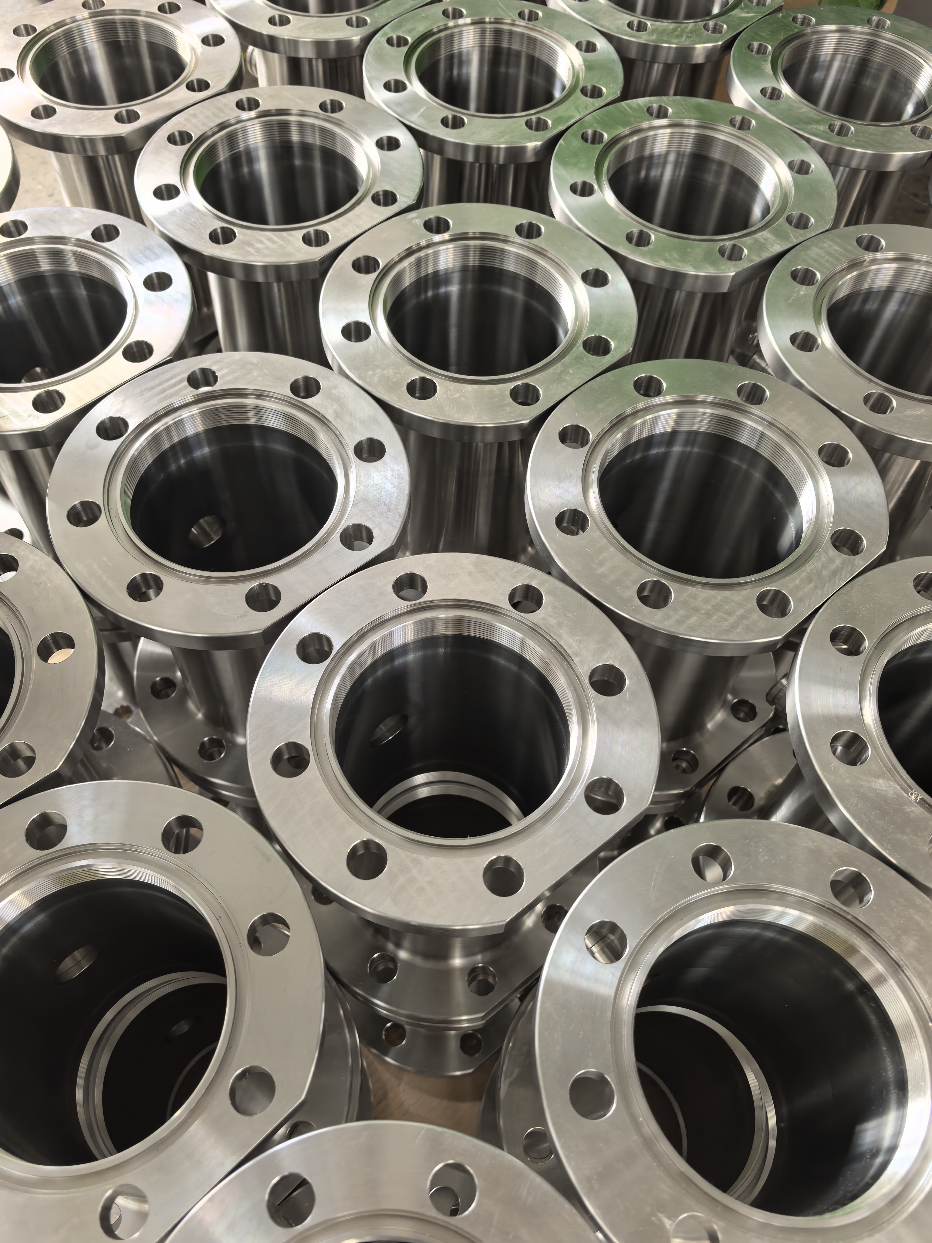 Flange titanium duwe resistensi karat sing apik lan cenderung ana hubungane karo panyebab metalurgi