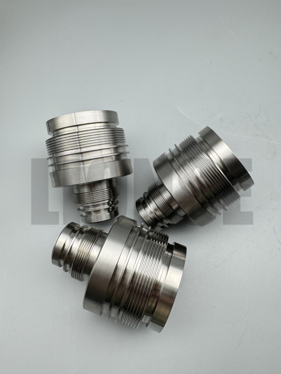 Napa Alam Titanium kelas 5 dipilih kanggo peralatan segara jero?