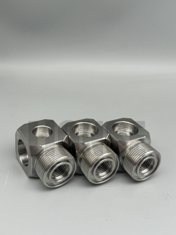 Apa karakteristik sambungan awak katup berulir stainless steel?