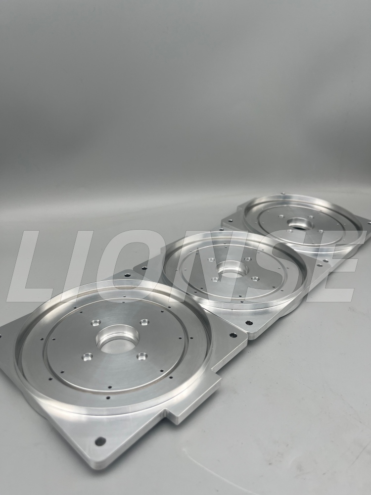 Napa Kita Pilih Aluminium 6061-T6 kanggo Piring Pandhuan Cahya?