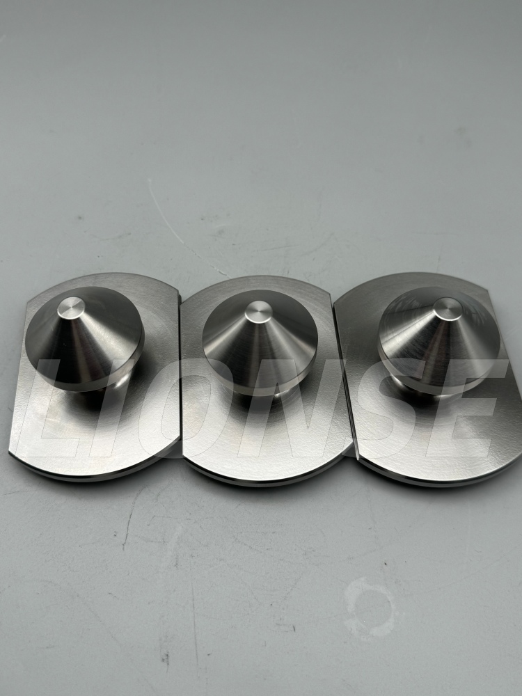 Conical lumahing Locating Pull Stud